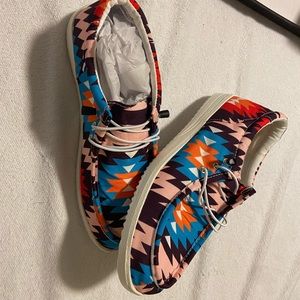 Out woods Aztec shoes